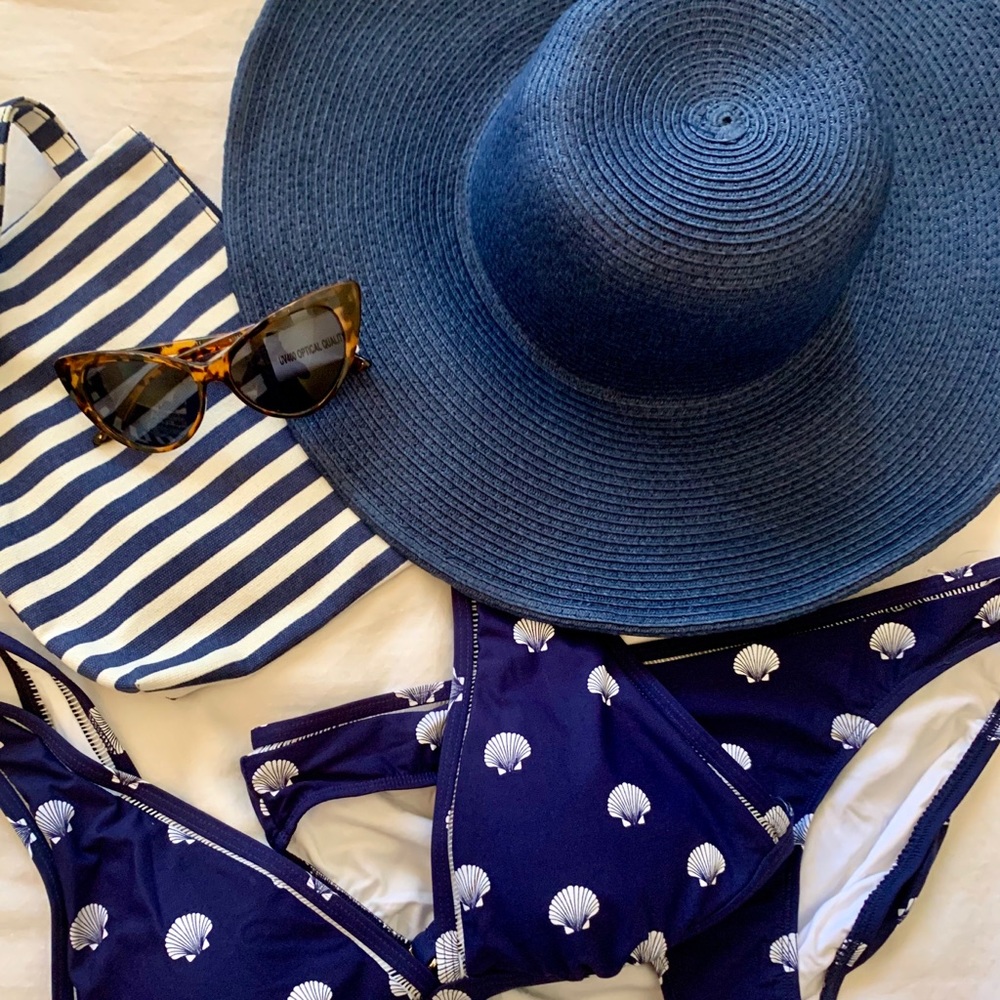 CHARMING CHARLIE : Navy Floppy Hat NWOT